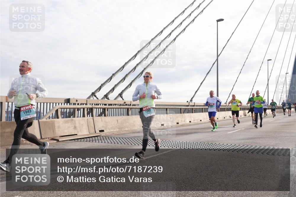 03.10.2024 - Köhlbrandbrückenlauf Matties Gatica Varas http://msf.ph/oto/7187239 03.10.2024 09:26:14 Position 2 1943, 1942 meine-sportfotos.de