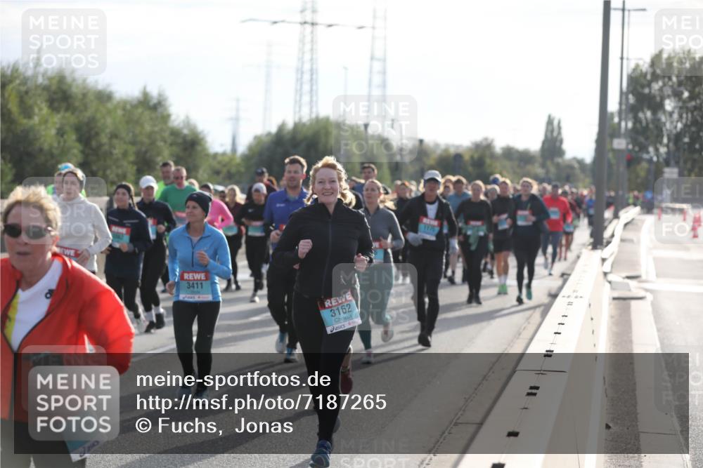 03.10.2024 - Köhlbrandbrückenlauf Fuchs,  Jonas http://msf.ph/oto/7187265 03.10.2024 09:21:39 Position 3 28, 8905, 3411, 3162, 1175 meine-sportfotos.de