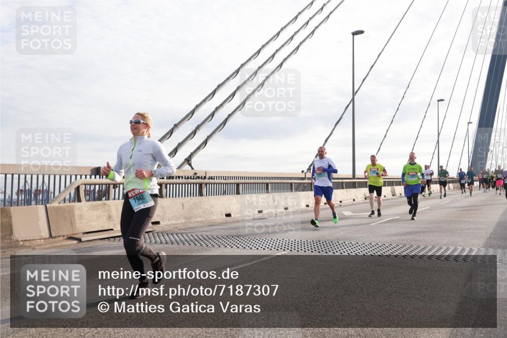03.10.2024 - Köhlbrandbrückenlauf Matties Gatica Varas http://msf.ph/oto/7187307 03.10.2024 09:26:14 Position 2 1942 meine-sportfotos.de