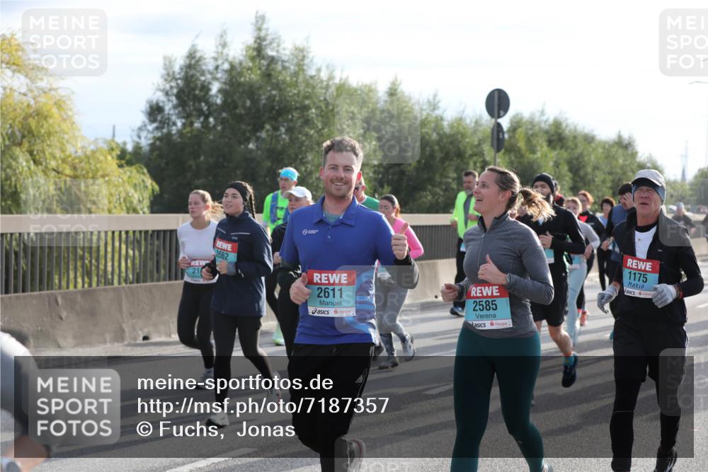 03.10.2024 - Köhlbrandbrückenlauf Fuchs,  Jonas http://msf.ph/oto/7187357 03.10.2024 09:21:44 Position 3 2662, 21, 2611, 2585, 1175 meine-sportfotos.de
