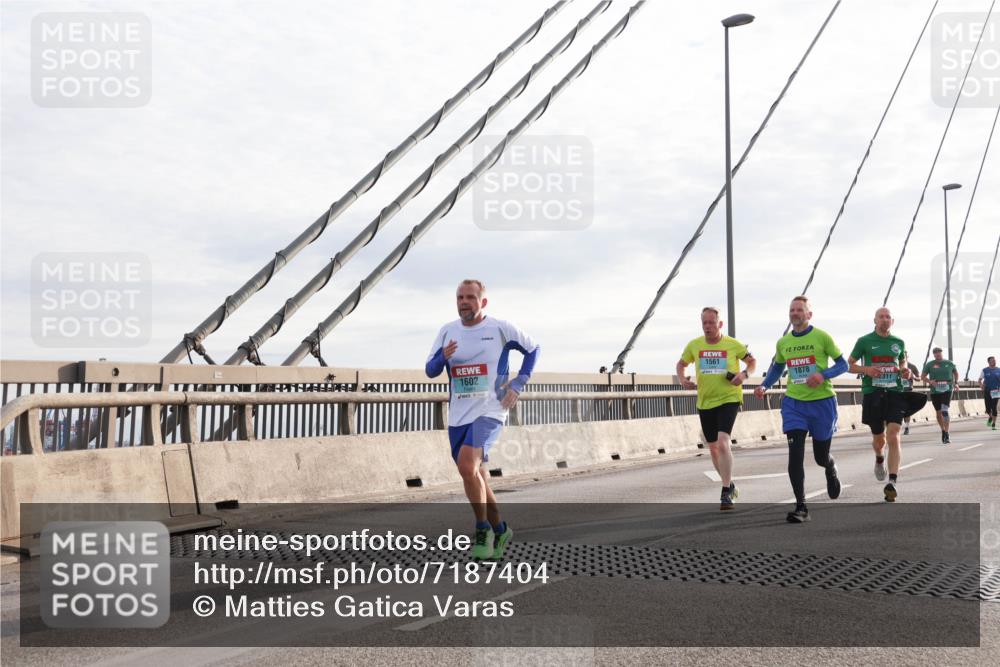 03.10.2024 - Köhlbrandbrückenlauf Matties Gatica Varas http://msf.ph/oto/7187404 03.10.2024 09:26:15 Position 2 1561, 1602, 1878, 311 meine-sportfotos.de