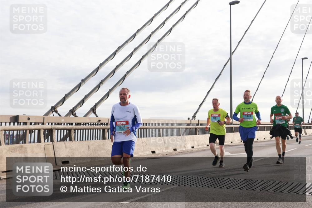 03.10.2024 - Köhlbrandbrückenlauf Matties Gatica Varas http://msf.ph/oto/7187440 03.10.2024 09:26:15 Position 2 1602, 1561, 1878, 2311 meine-sportfotos.de