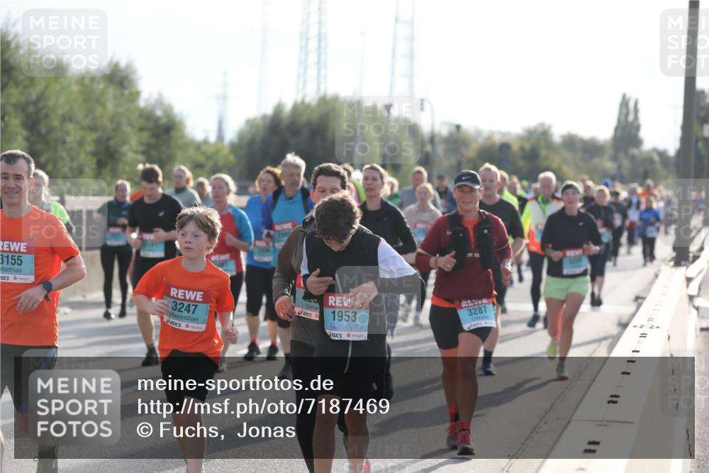 03.10.2024 - Köhlbrandbrückenlauf Fuchs,  Jonas http://msf.ph/oto/7187469 03.10.2024 09:21:52 Position 3 3155, 3247, 1953, 3287 meine-sportfotos.de