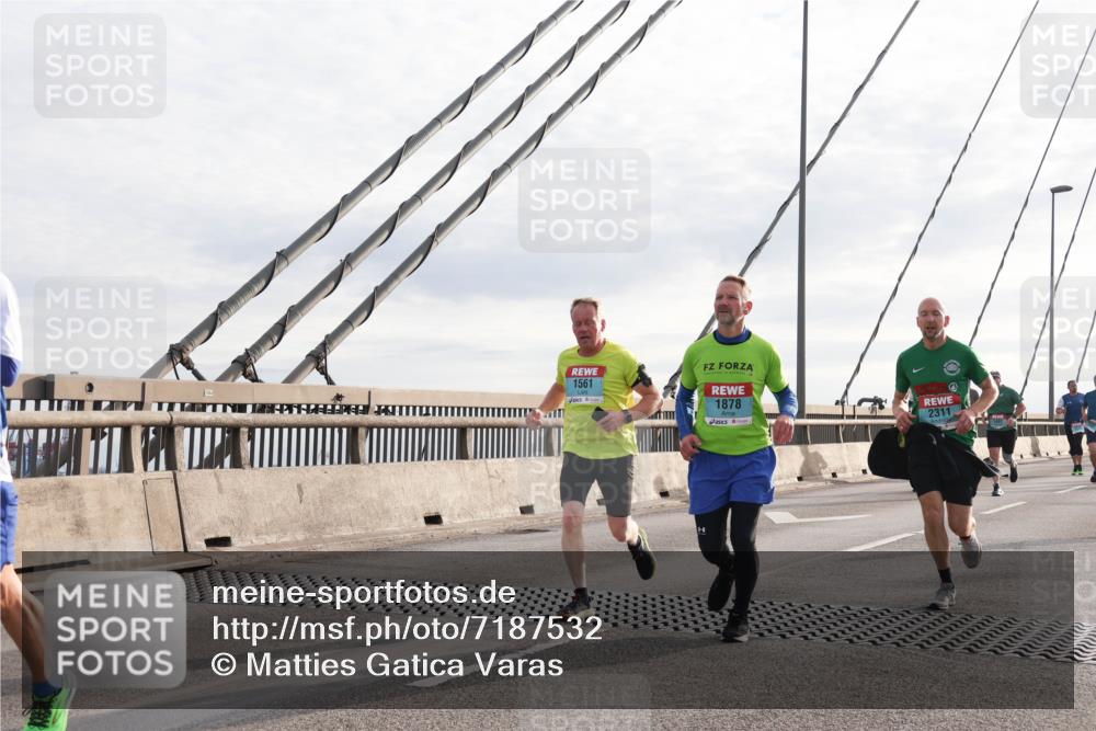 03.10.2024 - Köhlbrandbrückenlauf Matties Gatica Varas http://msf.ph/oto/7187532 03.10.2024 09:26:16 Position 2 1561, 1878, 2311 meine-sportfotos.de