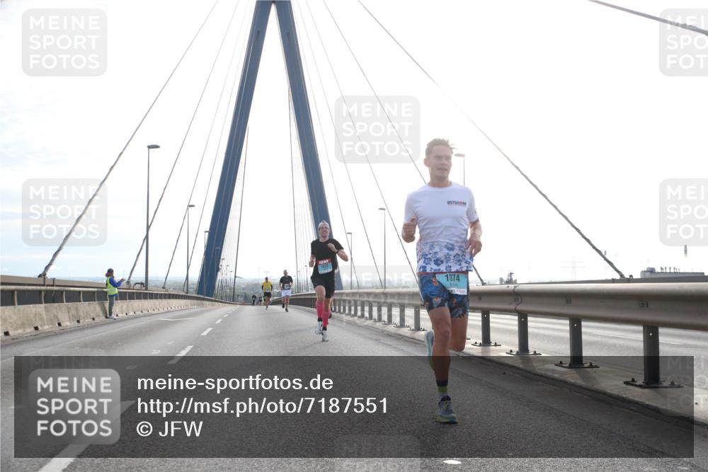 03.10.2024 - Köhlbrandbrückenlauf Jannik Wohlers http://msf.ph/oto/7187551 03.10.2024 09:18:03 Position 1 1032, 1074, 4 meine-sportfotos.de