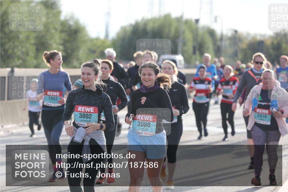 03.10.2024 - Köhlbrandbrückenlauf Fuchs,  Jonas http://msf.ph/oto/7187586 03.10.2024 09:22:23 Position 3 1002, 3002, 3080, 2419 meine-sportfotos.de