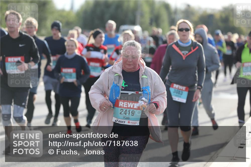 03.10.2024 - Köhlbrandbrückenlauf Fuchs,  Jonas http://msf.ph/oto/7187638 03.10.2024 09:22:27 Position 3 366, 3083, 2419 meine-sportfotos.de