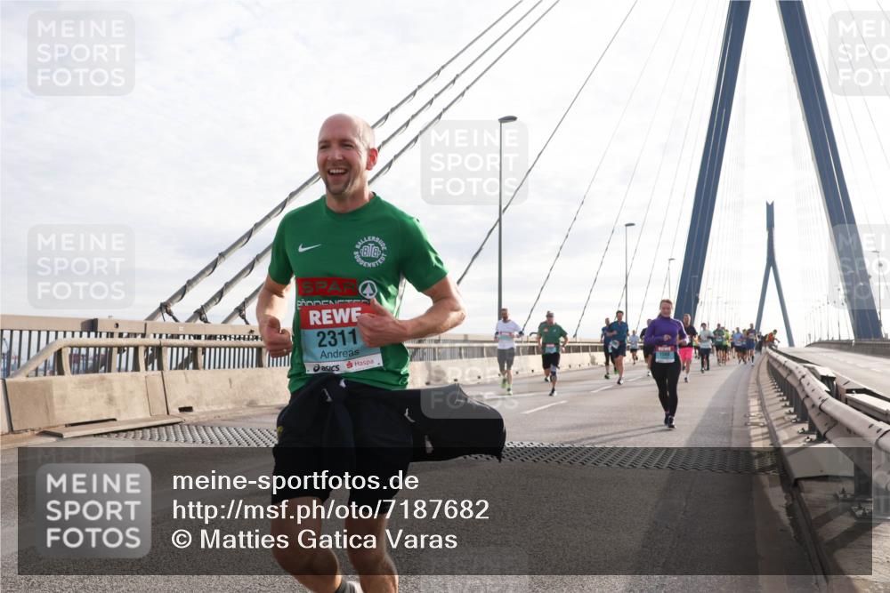 03.10.2024 - Köhlbrandbrückenlauf Matties Gatica Varas http://msf.ph/oto/7187682 03.10.2024 09:26:18 Position 2 2311 meine-sportfotos.de