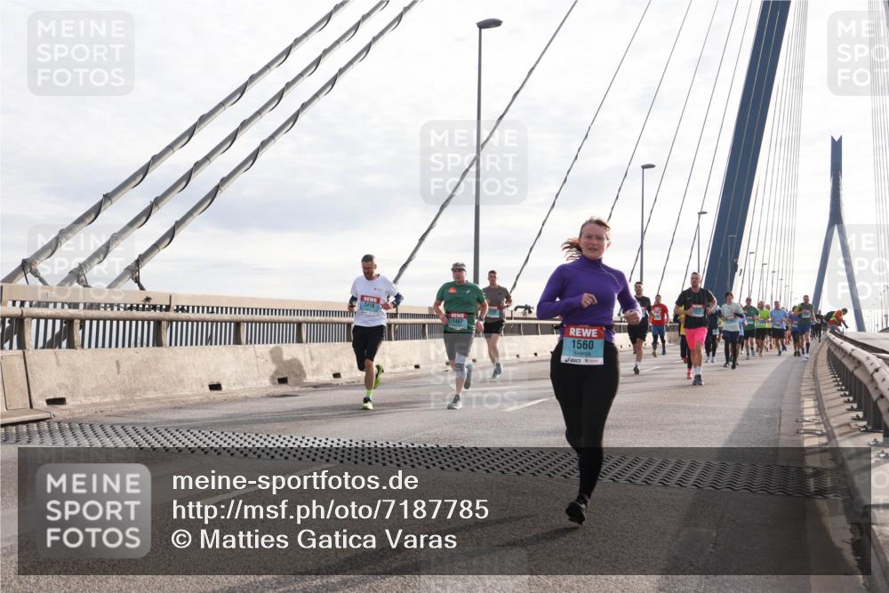 03.10.2024 - Köhlbrandbrückenlauf Matties Gatica Varas http://msf.ph/oto/7187785 03.10.2024 09:26:20 Position 2 2418, 1560 meine-sportfotos.de
