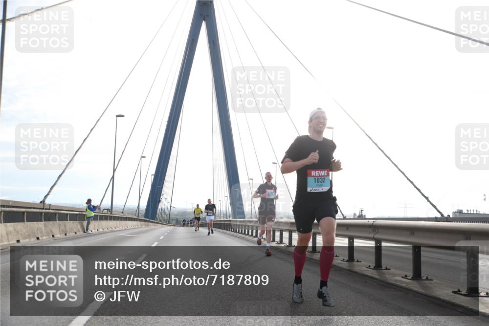 03.10.2024 - Köhlbrandbrückenlauf Jannik Wohlers http://msf.ph/oto/7187809 03.10.2024 09:18:05 Position 1 1032 meine-sportfotos.de