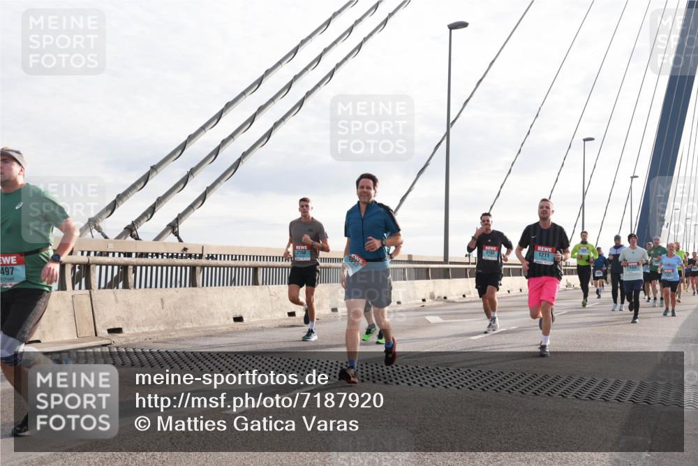 03.10.2024 - Köhlbrandbrückenlauf Matties Gatica Varas http://msf.ph/oto/7187920 03.10.2024 09:26:22 Position 2 497, 2182, 1211, 2150 meine-sportfotos.de