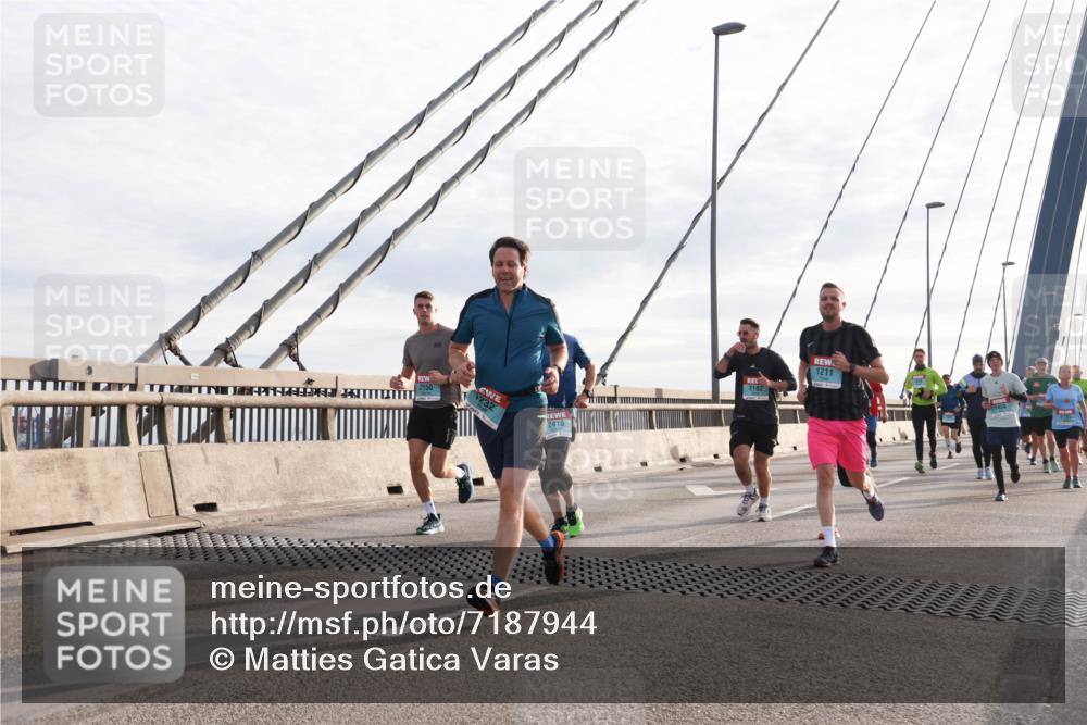 03.10.2024 - Köhlbrandbrückenlauf Matties Gatica Varas http://msf.ph/oto/7187944 03.10.2024 09:26:23 Position 2 2150, 1232, 2182, 2415, 1211 meine-sportfotos.de