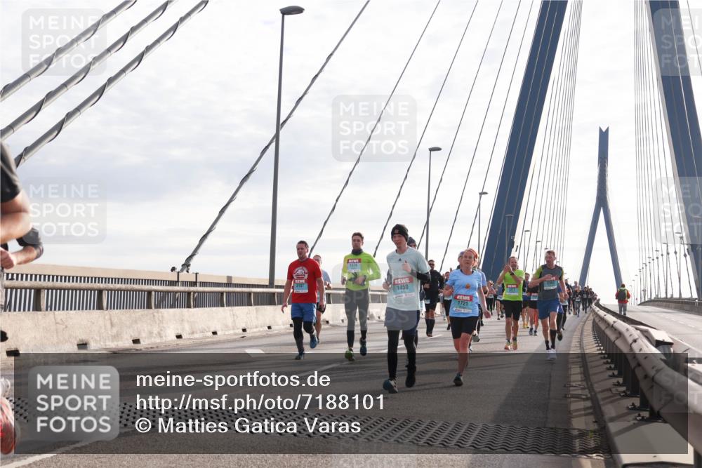 03.10.2024 - Köhlbrandbrückenlauf Matties Gatica Varas http://msf.ph/oto/7188101 03.10.2024 09:26:25 Position 2 1574, 1450, 1721, 2362 meine-sportfotos.de