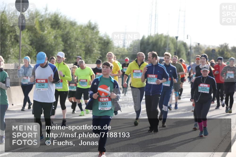 03.10.2024 - Köhlbrandbrückenlauf Fuchs,  Jonas http://msf.ph/oto/7188193 03.10.2024 09:23:01 Position 3 3344, 3294, 533, 3346, 3691, 2495, 3521, 2474 meine-sportfotos.de