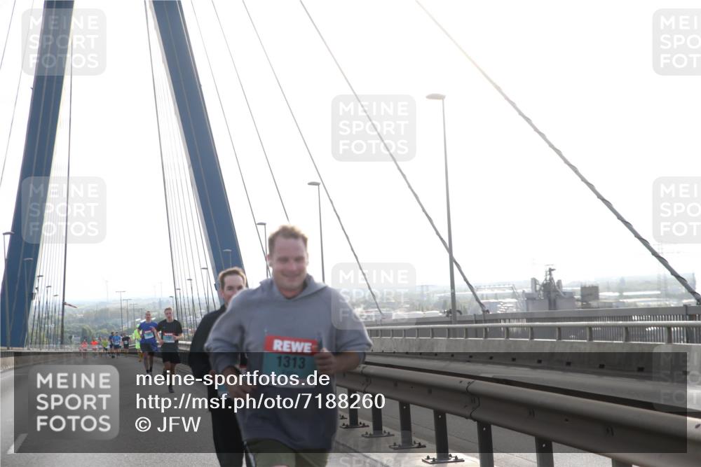 03.10.2024 - Köhlbrandbrückenlauf Jannik Wohlers http://msf.ph/oto/7188260 03.10.2024 09:18:28 Position 1 1313 meine-sportfotos.de