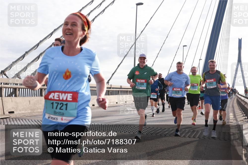 03.10.2024 - Köhlbrandbrückenlauf Matties Gatica Varas http://msf.ph/oto/7188307 03.10.2024 09:26:28 Position 2 1721, 1499, 1970, 2362, 1277, 1616, 1892 meine-sportfotos.de