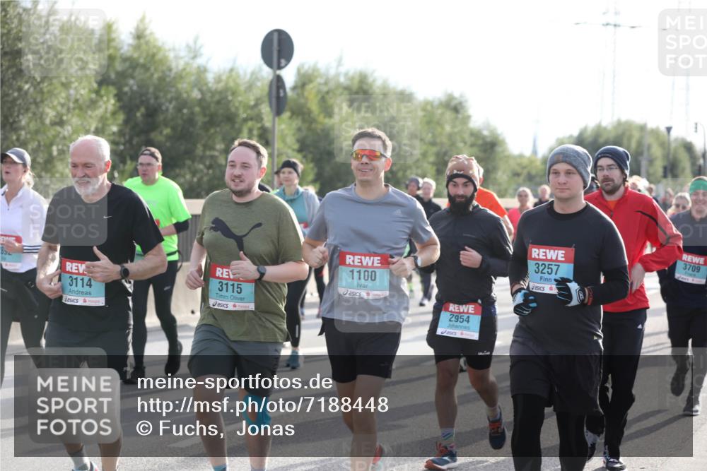 03.10.2024 - Köhlbrandbrückenlauf Fuchs,  Jonas http://msf.ph/oto/7188448 03.10.2024 09:23:08 Position 3 852, 3114, 3115, 1100, 2954, 3257, 3709 meine-sportfotos.de