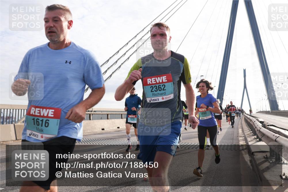 03.10.2024 - Köhlbrandbrückenlauf Matties Gatica Varas http://msf.ph/oto/7188450 03.10.2024 09:26:30 Position 2 1616, 1970, 2362, 1892 meine-sportfotos.de
