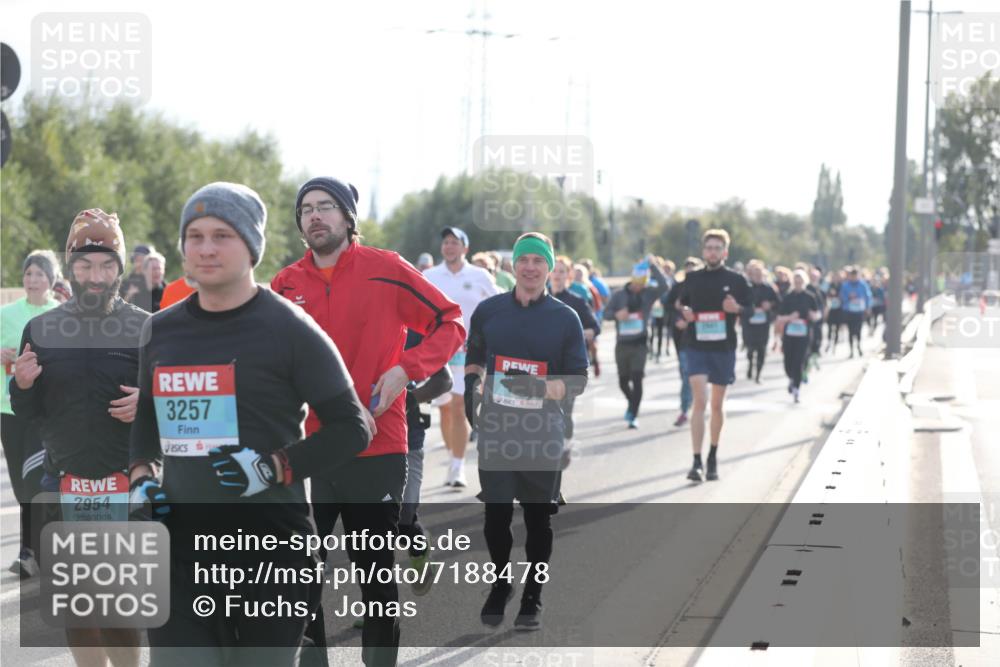 03.10.2024 - Köhlbrandbrückenlauf Fuchs,  Jonas http://msf.ph/oto/7188478 03.10.2024 09:23:09 Position 3 2954, 3257 meine-sportfotos.de