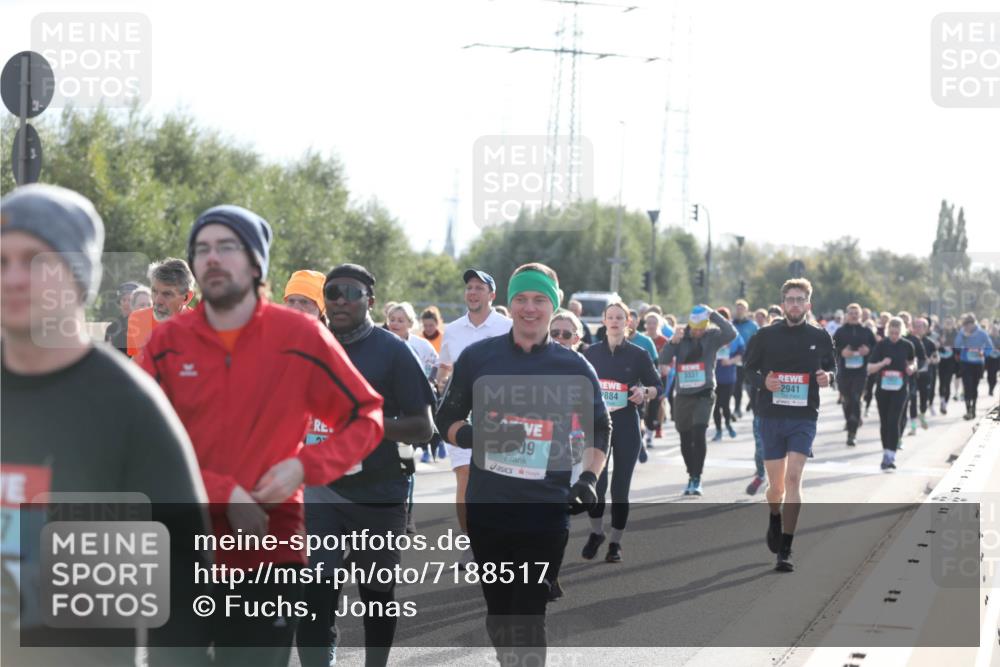 03.10.2024 - Köhlbrandbrückenlauf Fuchs,  Jonas http://msf.ph/oto/7188517 03.10.2024 09:23:10 Position 3 09, 884, 2941, 11, 111 meine-sportfotos.de