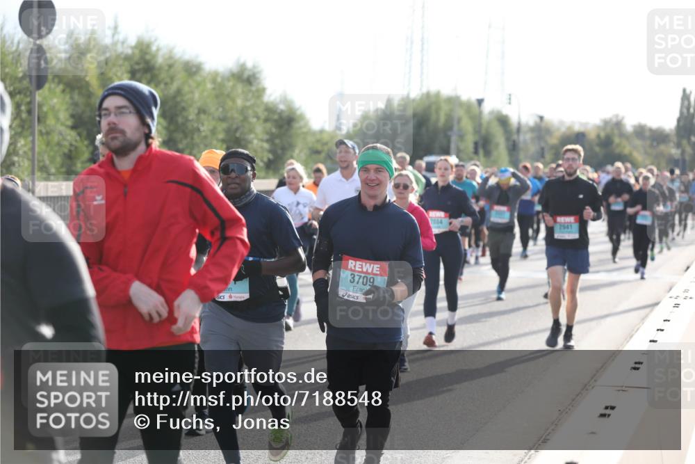 03.10.2024 - Köhlbrandbrückenlauf Fuchs,  Jonas http://msf.ph/oto/7188548 03.10.2024 09:23:10 Position 3 3709, 2941 meine-sportfotos.de