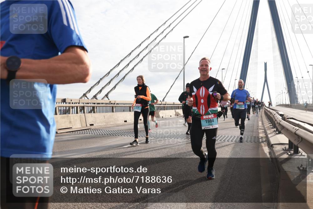 03.10.2024 - Köhlbrandbrückenlauf Matties Gatica Varas http://msf.ph/oto/7188636 03.10.2024 09:26:34 Position 2 1912, 1633, 1984 meine-sportfotos.de
