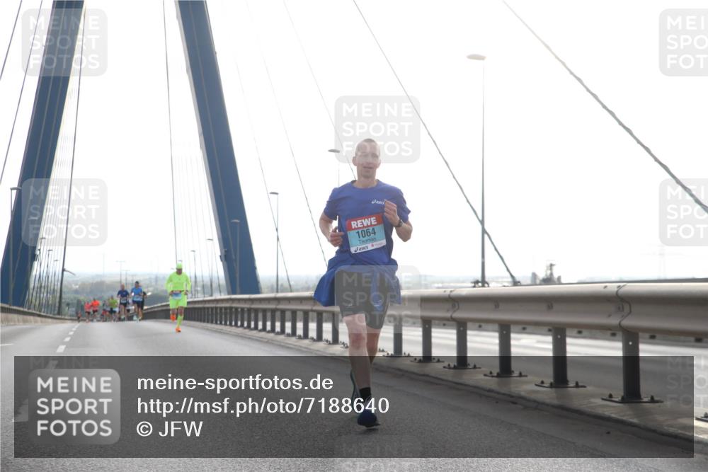 03.10.2024 - Köhlbrandbrückenlauf Jannik Wohlers http://msf.ph/oto/7188640 03.10.2024 09:18:35 Position 1 1064 meine-sportfotos.de