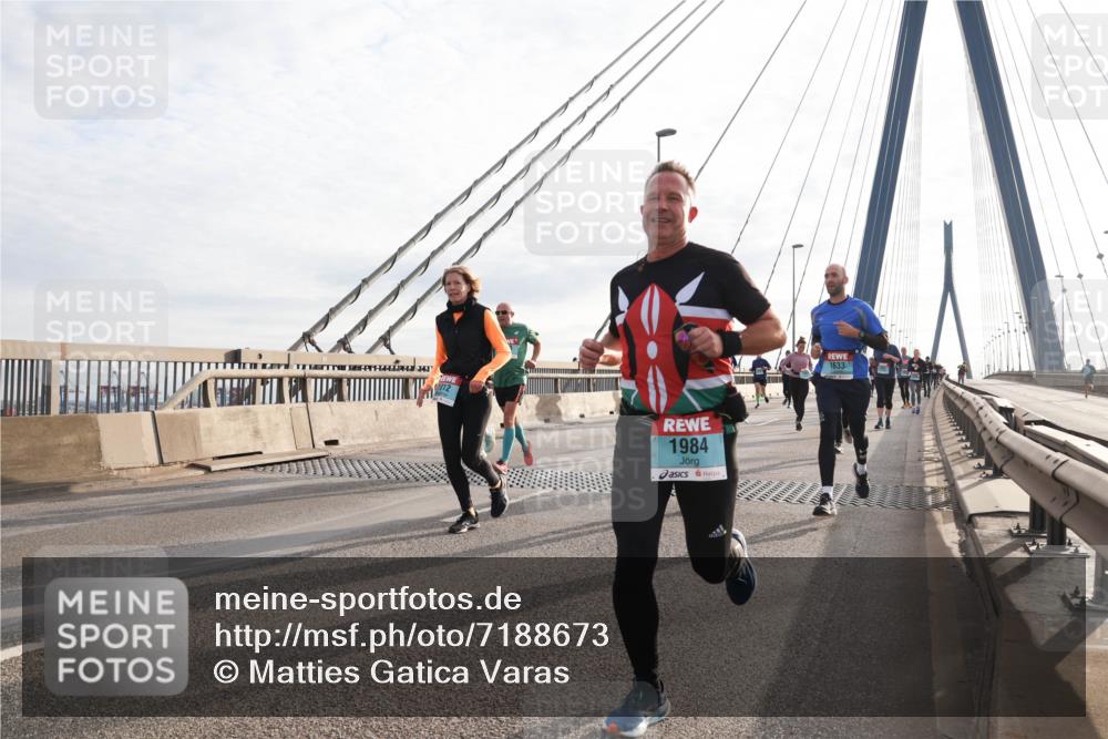 03.10.2024 - Köhlbrandbrückenlauf Matties Gatica Varas http://msf.ph/oto/7188673 03.10.2024 09:26:34 Position 2 1984, 1633 meine-sportfotos.de