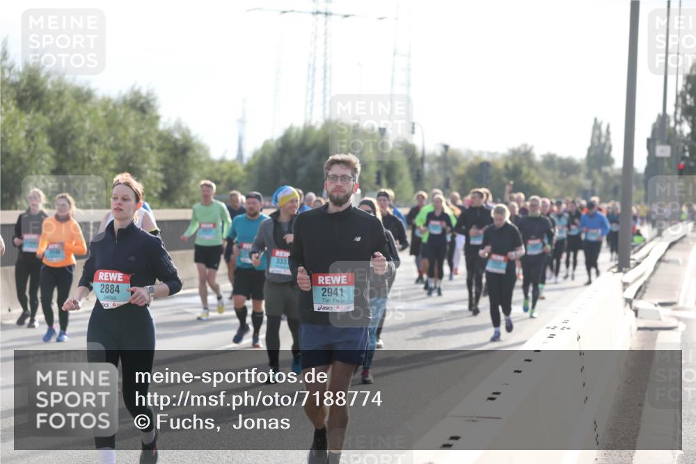 03.10.2024 - Köhlbrandbrückenlauf Fuchs,  Jonas http://msf.ph/oto/7188774 03.10.2024 09:23:13 Position 3 2884, 333, 2941 meine-sportfotos.de