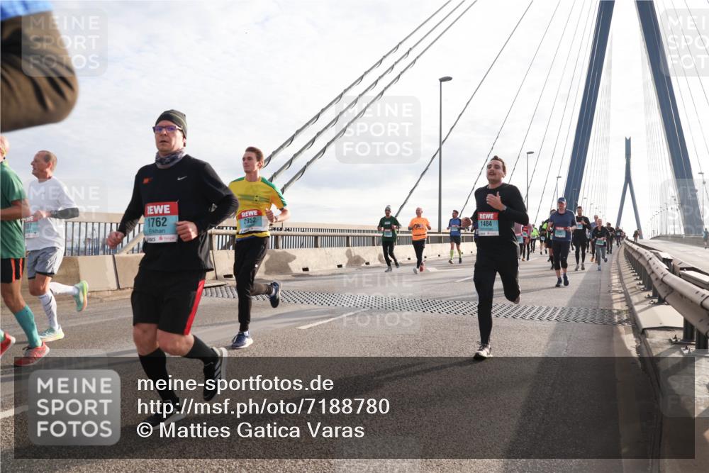 03.10.2024 - Köhlbrandbrückenlauf Matties Gatica Varas http://msf.ph/oto/7188780 03.10.2024 09:26:36 Position 2 1762, 2952, 1484 meine-sportfotos.de