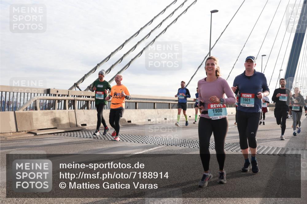 03.10.2024 - Köhlbrandbrückenlauf Matties Gatica Varas http://msf.ph/oto/7188914 03.10.2024 09:26:38 Position 2 1809, 1900, 1901, 1620, 1240 meine-sportfotos.de