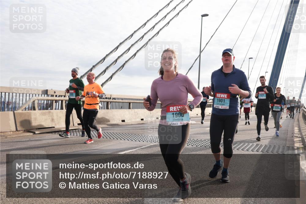 03.10.2024 - Köhlbrandbrückenlauf Matties Gatica Varas http://msf.ph/oto/7188927 03.10.2024 09:26:38 Position 2 1900, 1901, 1620, 1240 meine-sportfotos.de