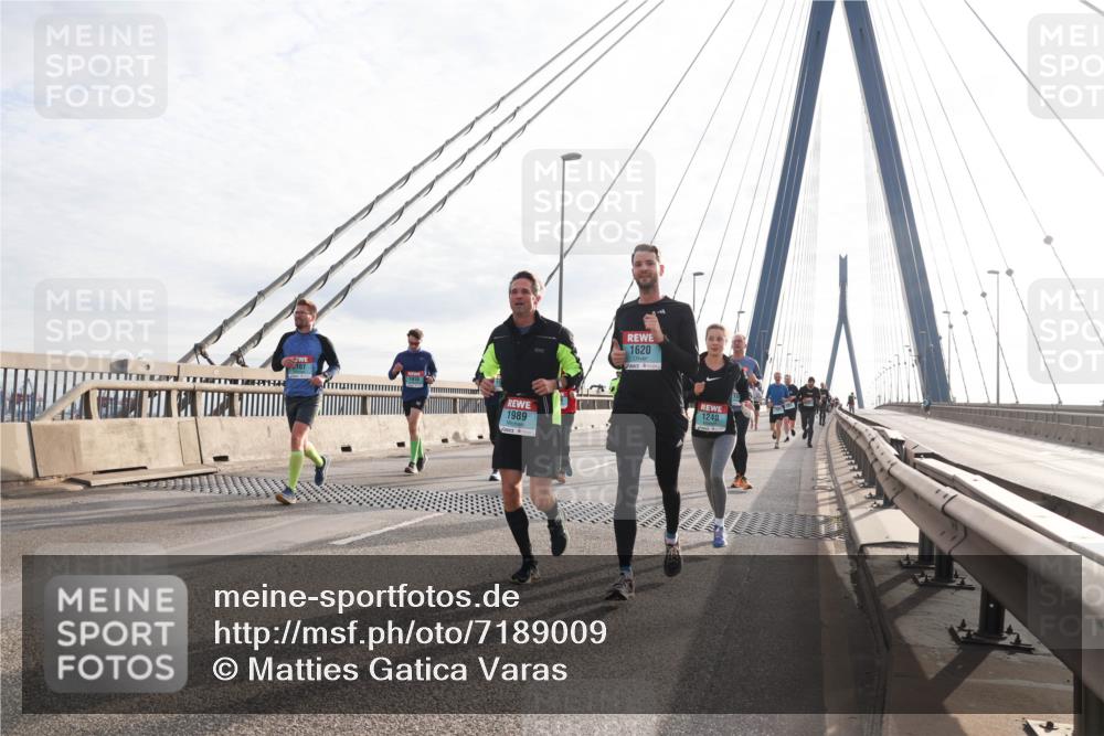 03.10.2024 - Köhlbrandbrückenlauf Matties Gatica Varas http://msf.ph/oto/7189009 03.10.2024 09:26:40 Position 2 1989, 1620, 1240 meine-sportfotos.de