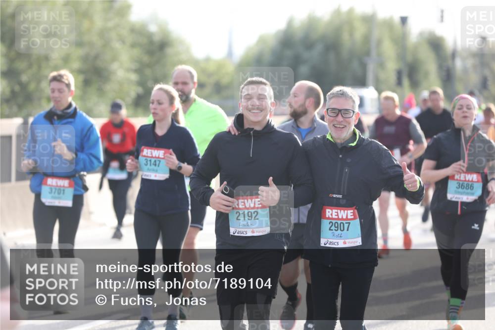 03.10.2024 - Köhlbrandbrückenlauf Fuchs,  Jonas http://msf.ph/oto/7189104 03.10.2024 09:23:21 Position 3 3701, 3147, 2192, 2907, 3686 meine-sportfotos.de