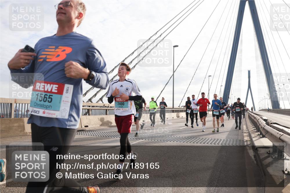 03.10.2024 - Köhlbrandbrückenlauf Matties Gatica Varas http://msf.ph/oto/7189165 03.10.2024 09:26:43 Position 2 1565, 1565, 2400 meine-sportfotos.de