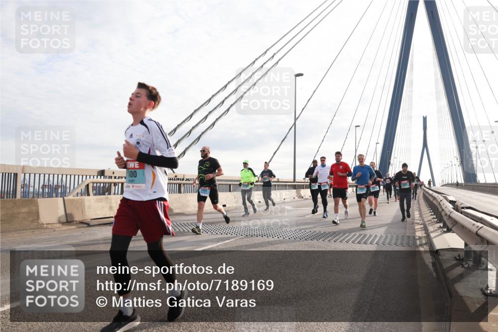 03.10.2024 - Köhlbrandbrückenlauf Matties Gatica Varas http://msf.ph/oto/7189169 03.10.2024 09:26:43 Position 2 400, 2484 meine-sportfotos.de