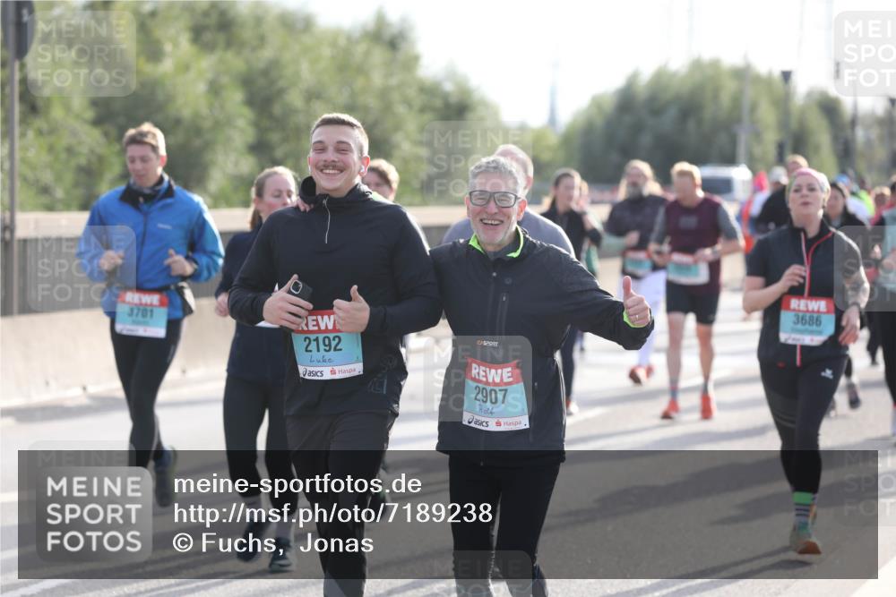 03.10.2024 - Köhlbrandbrückenlauf Fuchs,  Jonas http://msf.ph/oto/7189238 03.10.2024 09:23:23 Position 3 3701, 2192, 2907, 3686 meine-sportfotos.de