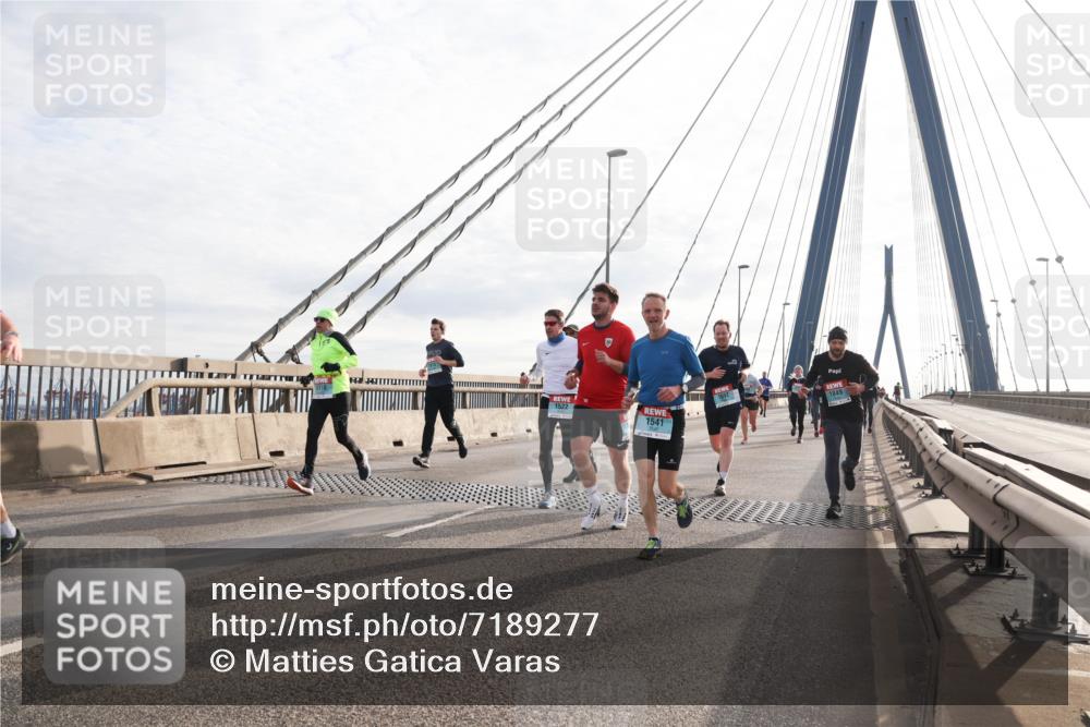 03.10.2024 - Köhlbrandbrückenlauf Matties Gatica Varas http://msf.ph/oto/7189277 03.10.2024 09:26:44 Position 2 1849, 1522, 1541 meine-sportfotos.de