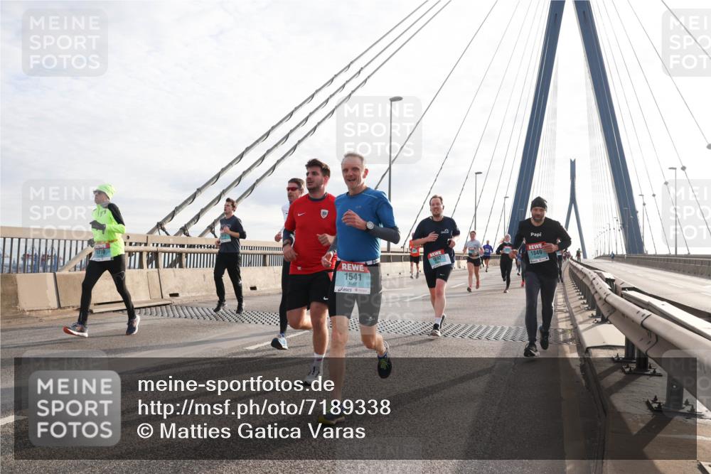 03.10.2024 - Köhlbrandbrückenlauf Matties Gatica Varas http://msf.ph/oto/7189338 03.10.2024 09:26:45 Position 2 1710, 1541, 1692, 1849 meine-sportfotos.de