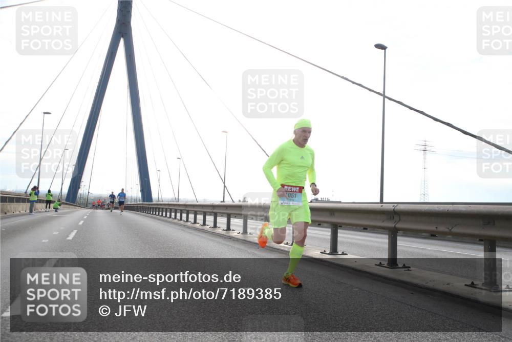 03.10.2024 - Köhlbrandbrückenlauf Jannik Wohlers http://msf.ph/oto/7189385 03.10.2024 09:18:43 Position 1 051 meine-sportfotos.de