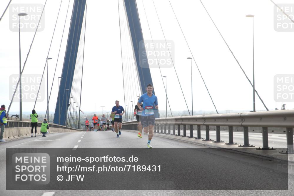 03.10.2024 - Köhlbrandbrückenlauf Jannik Wohlers http://msf.ph/oto/7189431 03.10.2024 09:18:46 Position 1 1033 meine-sportfotos.de