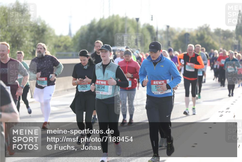 03.10.2024 - Köhlbrandbrückenlauf Fuchs,  Jonas http://msf.ph/oto/7189454 03.10.2024 09:23:26 Position 3 2165, 3426, 3234, 17, 111 meine-sportfotos.de