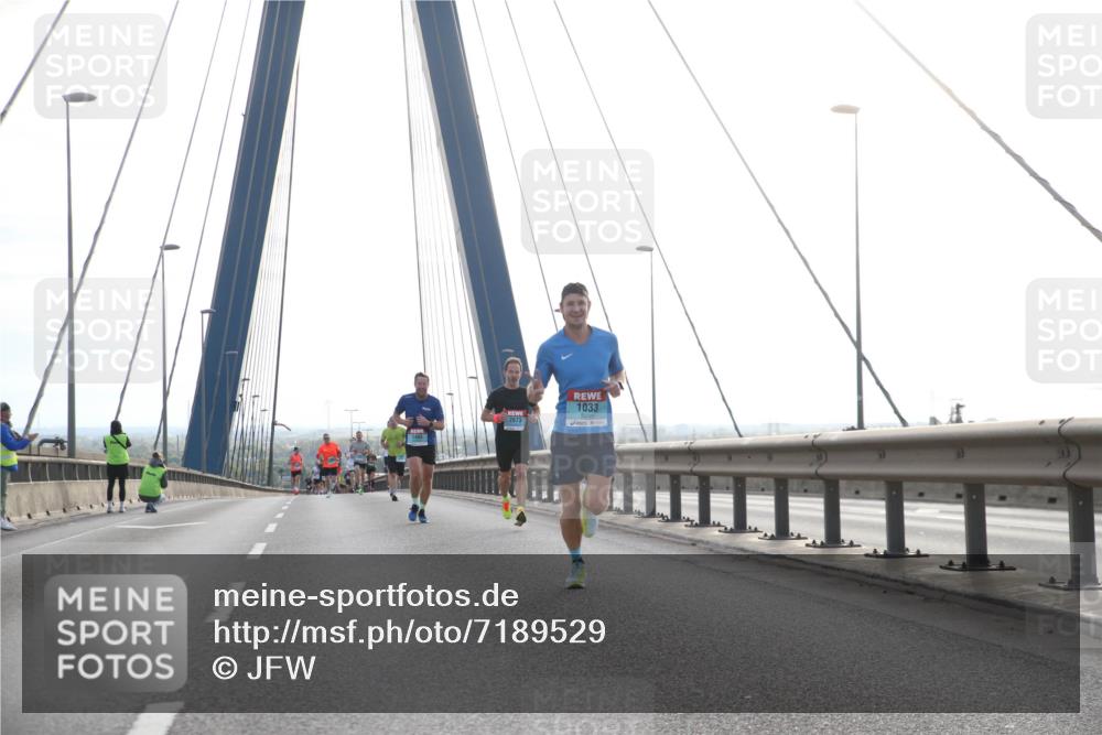 03.10.2024 - Köhlbrandbrückenlauf Jannik Wohlers http://msf.ph/oto/7189529 03.10.2024 09:18:47 Position 1 2673, 1033 meine-sportfotos.de