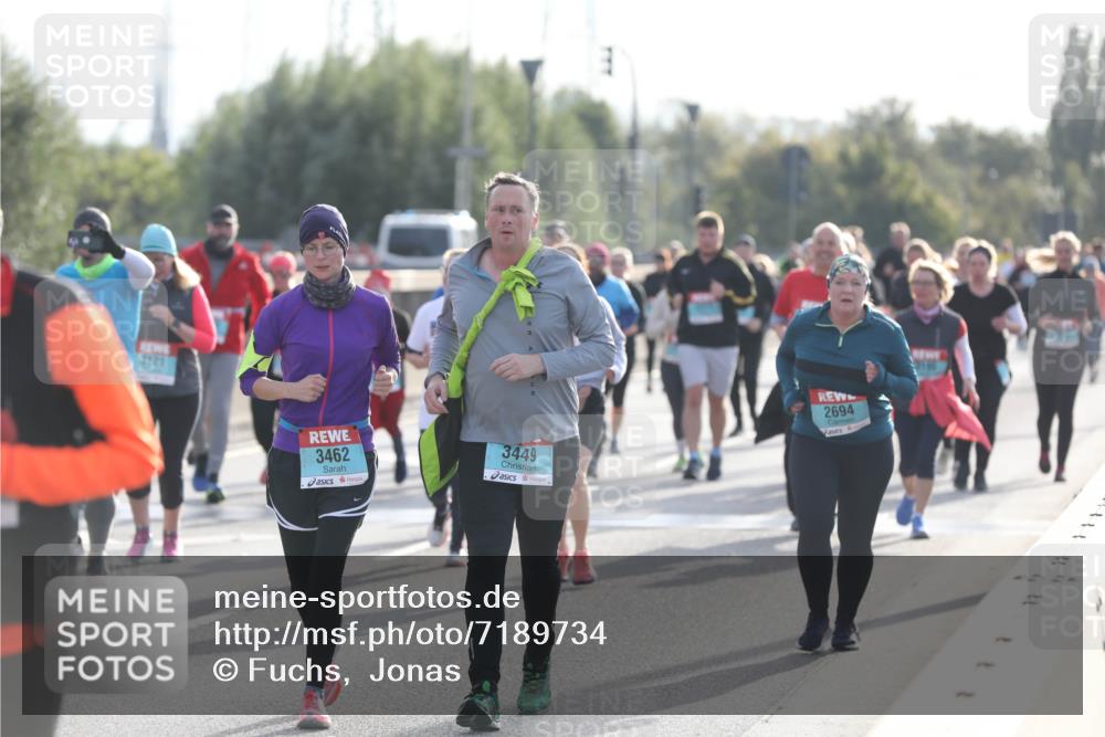 03.10.2024 - Köhlbrandbrückenlauf Fuchs,  Jonas http://msf.ph/oto/7189734 03.10.2024 09:23:34 Position 3 3121, 3462, 3449, 2694 meine-sportfotos.de