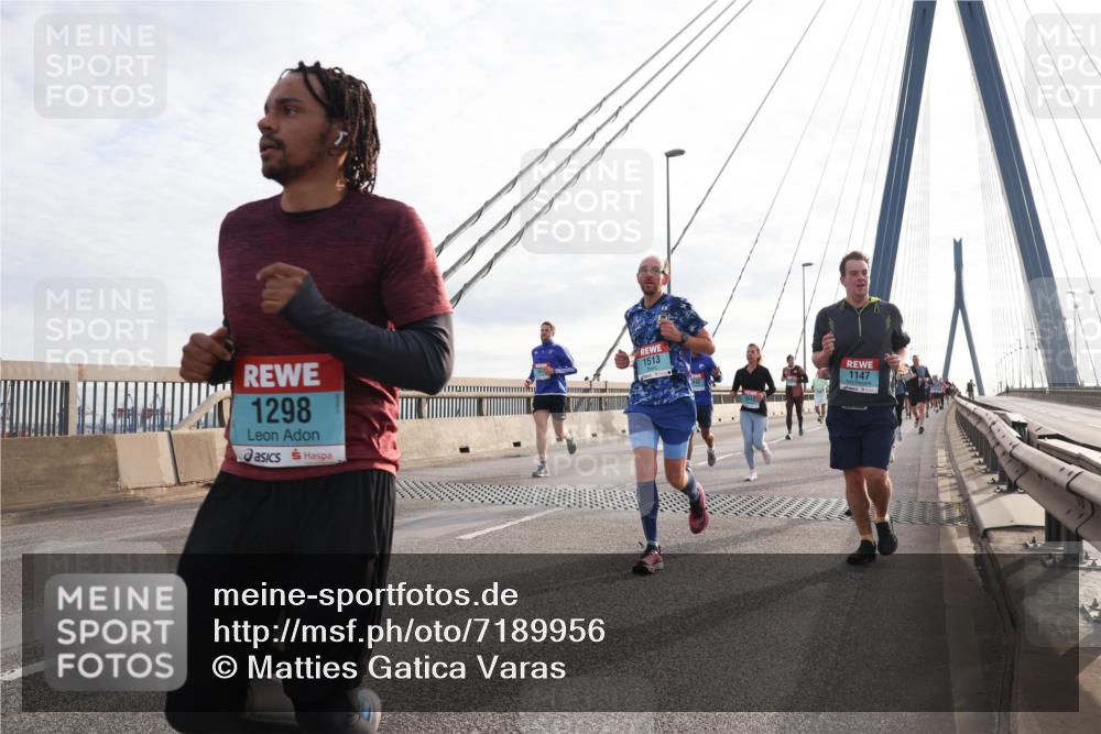 03.10.2024 - Köhlbrandbrückenlauf Matties Gatica Varas http://msf.ph/oto/7189956 03.10.2024 09:26:52 Position 2 1298, 1513, 1147 meine-sportfotos.de