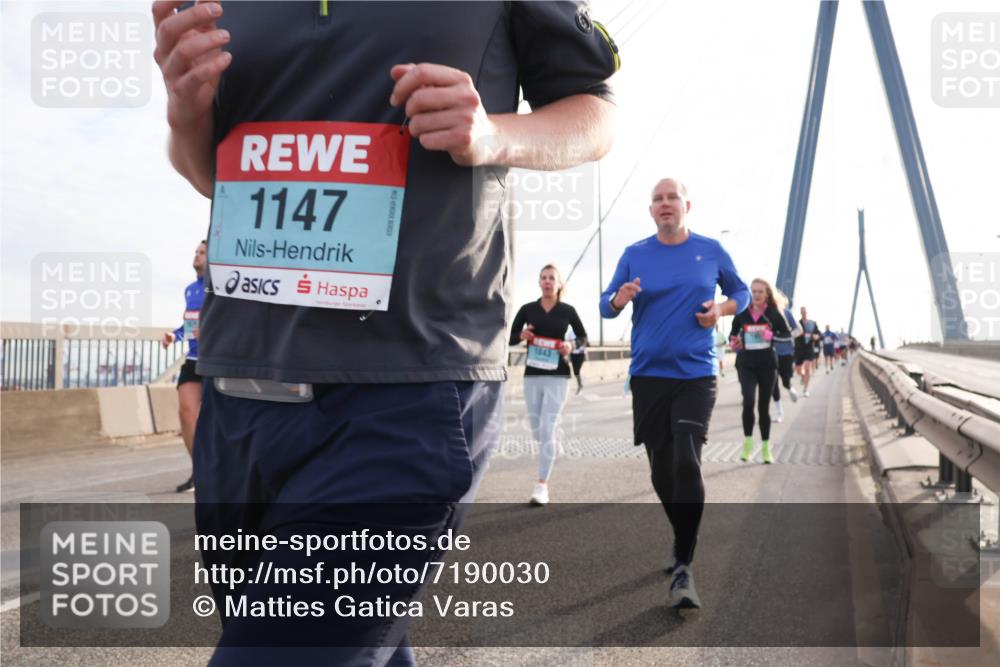 03.10.2024 - Köhlbrandbrückenlauf Matties Gatica Varas http://msf.ph/oto/7190030 03.10.2024 09:26:54 Position 2 1147, 1843 meine-sportfotos.de
