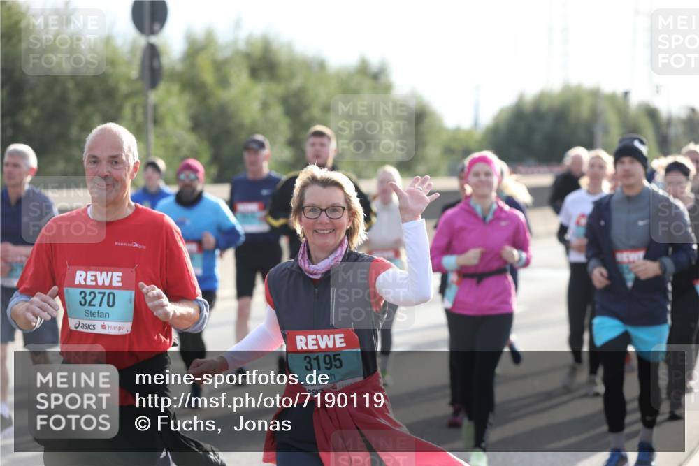 03.10.2024 - Köhlbrandbrückenlauf Fuchs,  Jonas http://msf.ph/oto/7190119 03.10.2024 09:23:45 Position 3 3270, 3195 meine-sportfotos.de