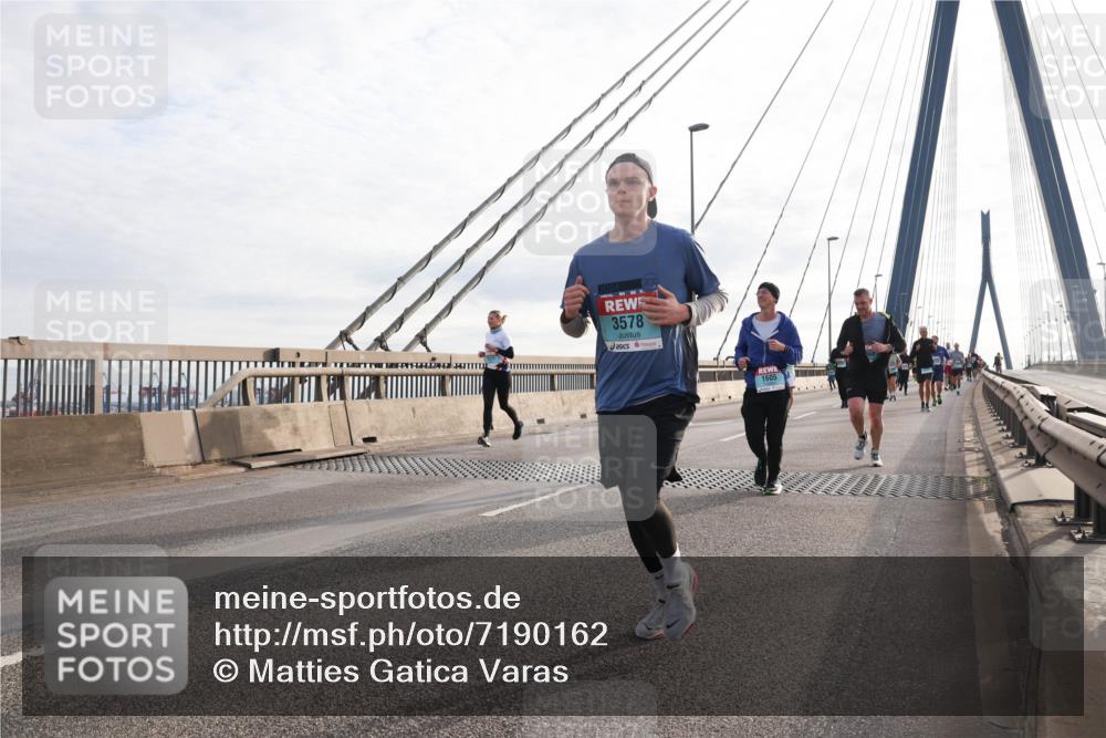 03.10.2024 - Köhlbrandbrückenlauf Matties Gatica Varas http://msf.ph/oto/7190162 03.10.2024 09:26:56 Position 2 3578, 1605 meine-sportfotos.de