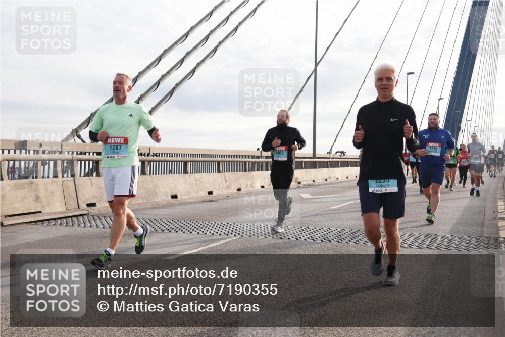 03.10.2024 - Köhlbrandbrückenlauf Matties Gatica Varas http://msf.ph/oto/7190355 03.10.2024 09:27:01 Position 2 1287, 1468, 2269, 15, 1719 meine-sportfotos.de