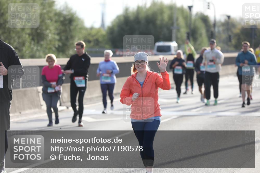 03.10.2024 - Köhlbrandbrückenlauf Fuchs,  Jonas http://msf.ph/oto/7190578 03.10.2024 09:23:59 Position 3  meine-sportfotos.de